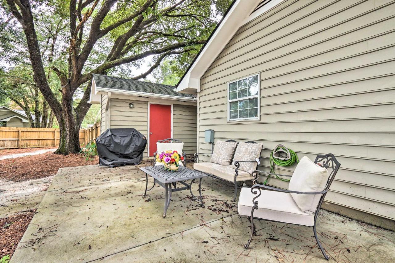 Peaceful Beaufort Home With Front Porch And Grill Exterior photo