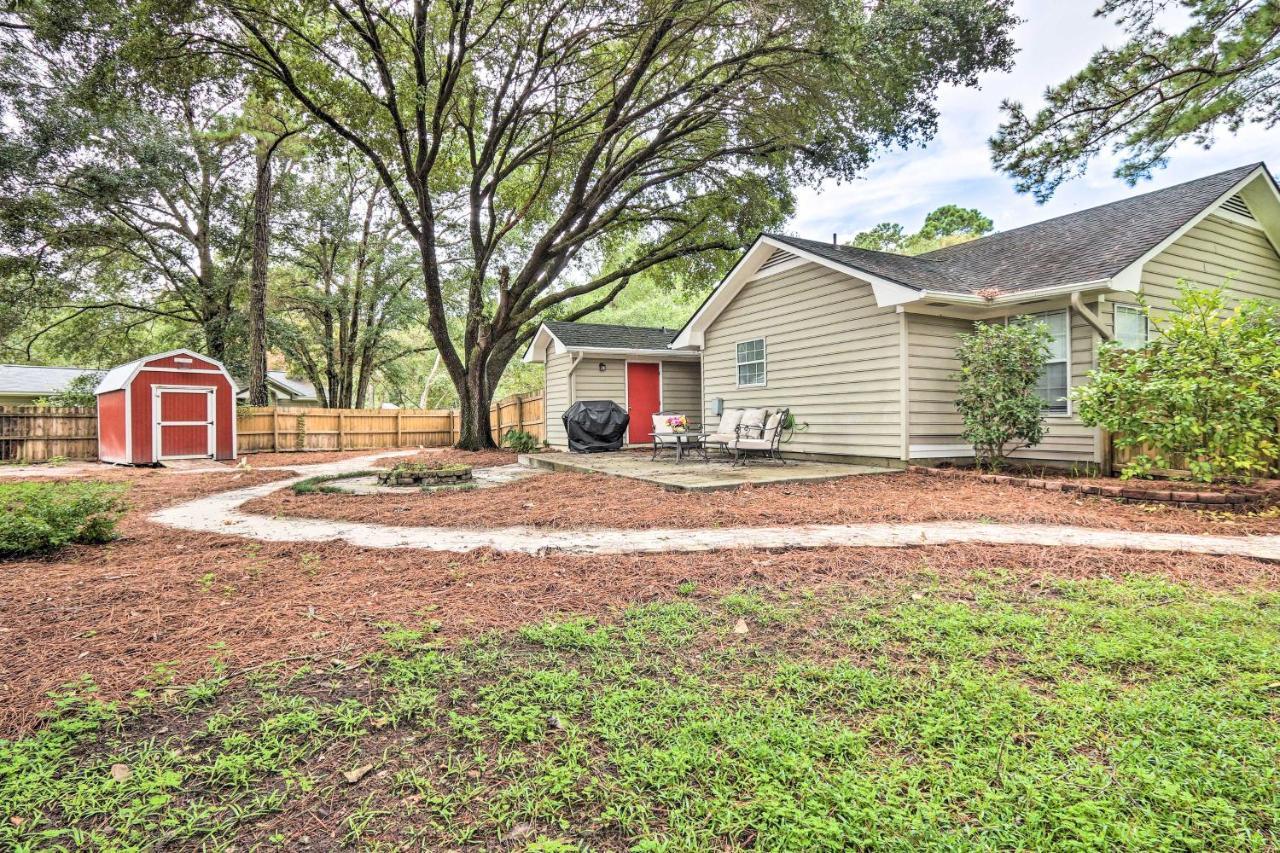 Peaceful Beaufort Home With Front Porch And Grill Exterior photo